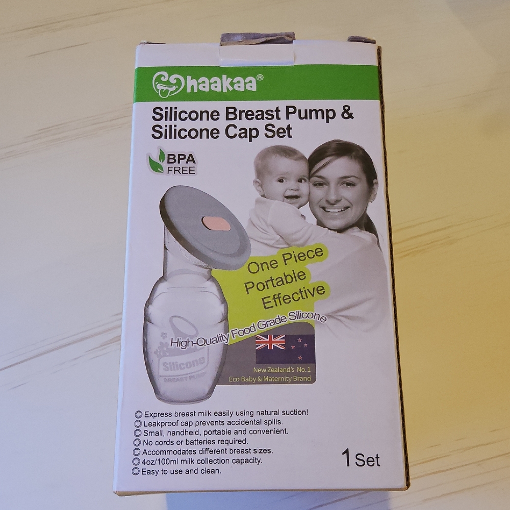 Haakaa Silicone Breast Pump and Cap Set  One Piece Portable Effective